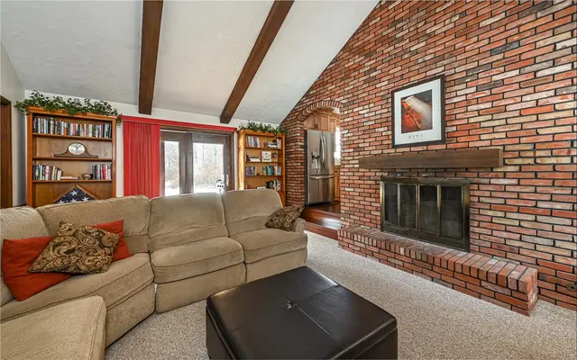 656 Bairdford Rd gallery image 18