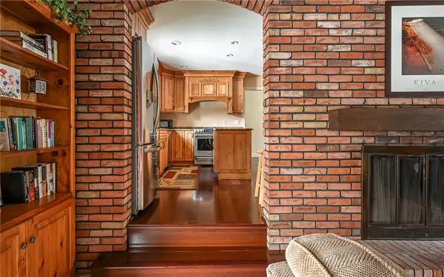656 Bairdford Rd gallery image 19
