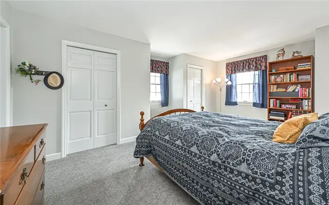 656 Bairdford Rd gallery image 26