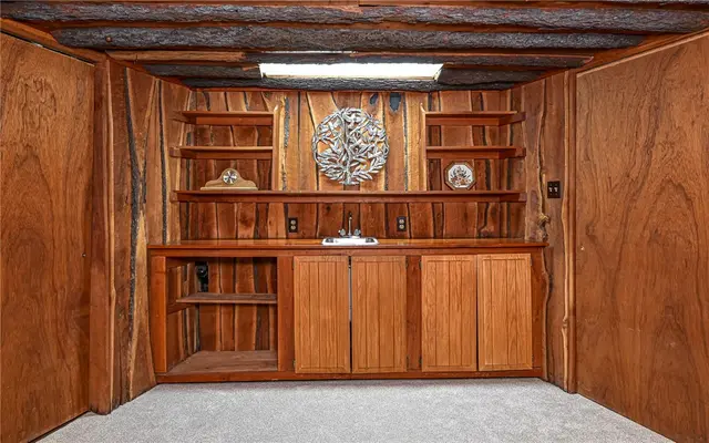 656 Bairdford Rd gallery image 30