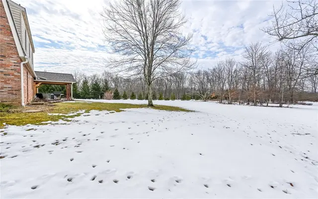 656 Bairdford Rd gallery image 36