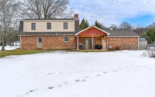 656 Bairdford Rd gallery image 41