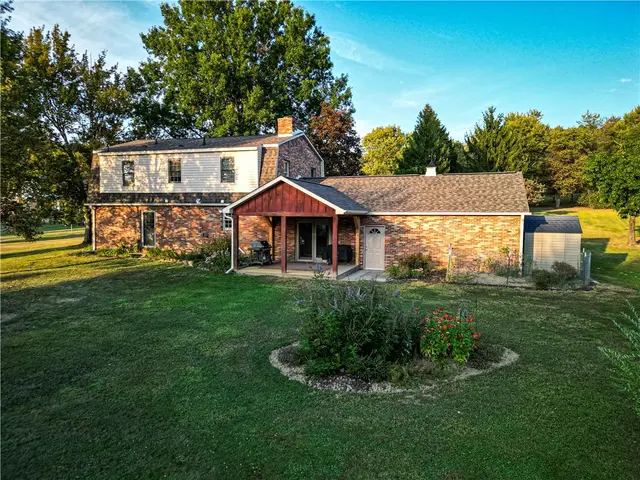 656 Bairdford Rd gallery image 42