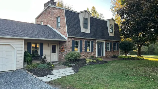 656 Bairdford Rd gallery image 48