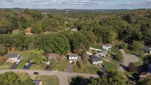 659 Huntington Dr gallery image 3