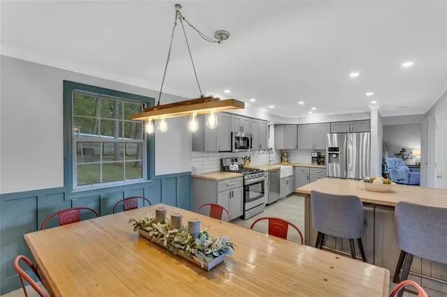 659 Huntington Dr gallery image 9
