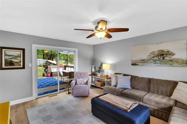 659 Huntington Dr gallery image 15