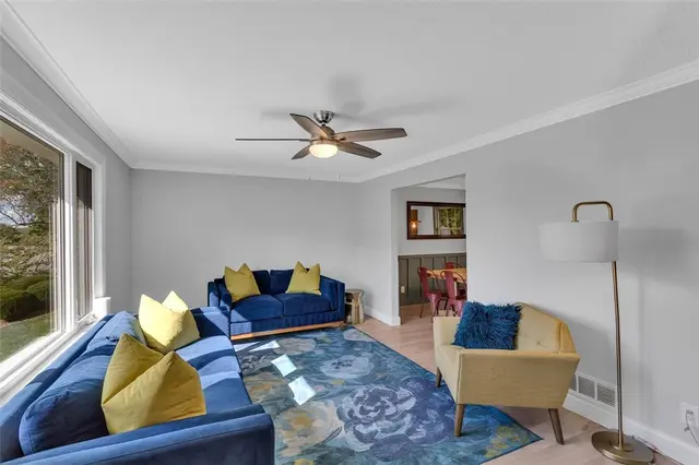 659 Huntington Dr gallery image 30