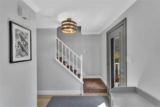 659 Huntington Dr gallery image 38