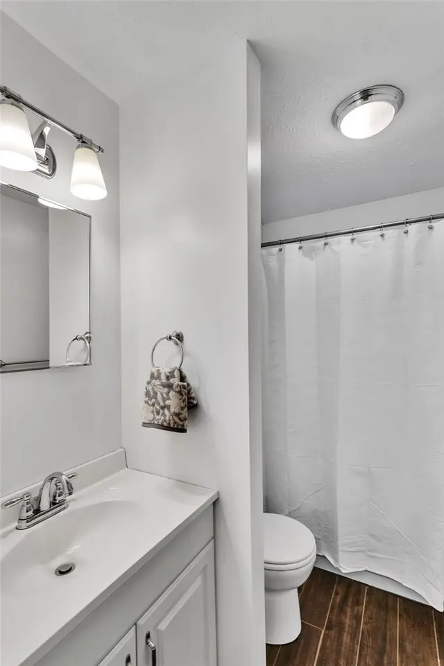 659 Huntington Dr gallery image 40