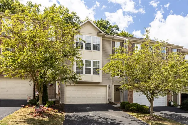 660 Village Green Blvd E gallery image 9