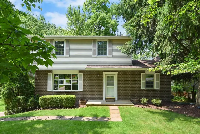 662 Huntington Dr gallery image 32