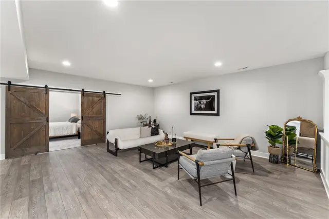 665 Chilliwack Ln gallery image 8