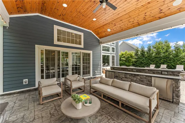 665 Chilliwack Ln gallery image 11