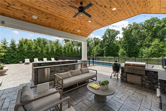 665 Chilliwack Ln gallery image 15