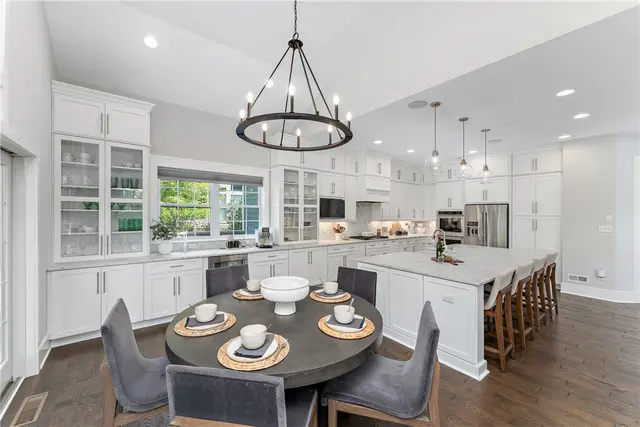 665 Chilliwack Ln gallery image 17