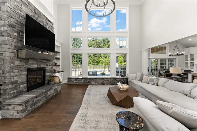 665 Chilliwack Ln gallery image 26