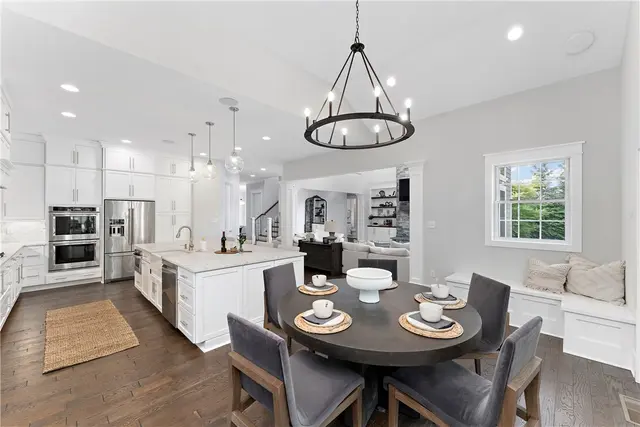 665 Chilliwack Ln gallery image 29