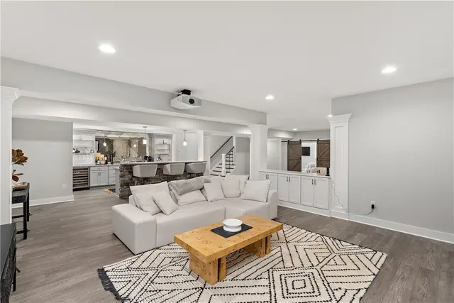 665 Chilliwack Ln gallery image 31