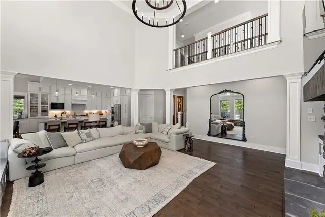 665 Chilliwack Ln gallery image 43