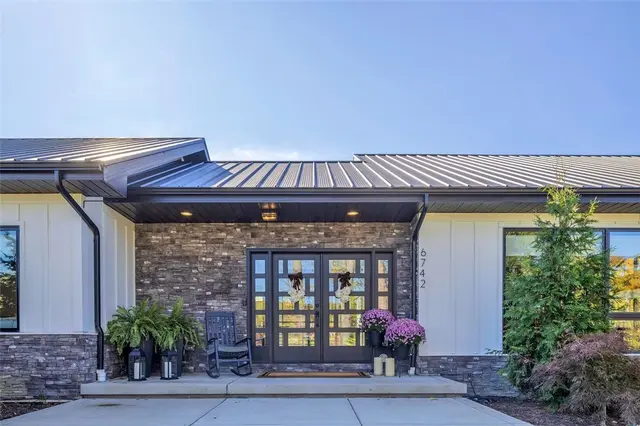 6742 Old Mars Crider Rd gallery image 2