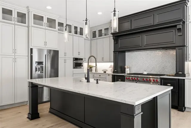 687 Chilliwack Ln gallery image 11
