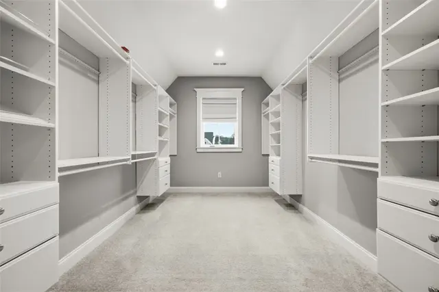 687 Chilliwack Ln gallery image 18