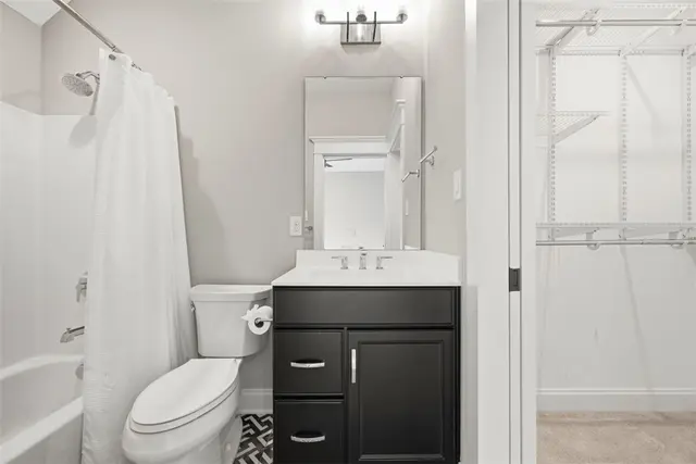 687 Chilliwack Ln gallery image 20