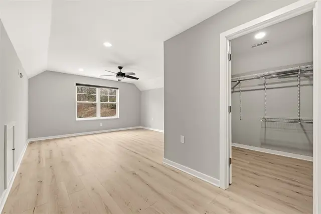 687 Chilliwack Ln gallery image 21