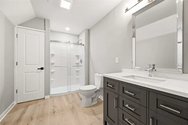687 Chilliwack Ln gallery image 22