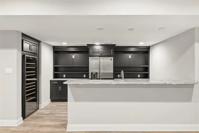 687 Chilliwack Ln gallery image 23