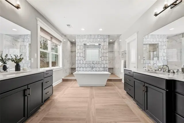 687 Chilliwack Ln gallery image 33