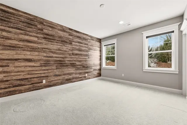 687 Chilliwack Ln gallery image 39