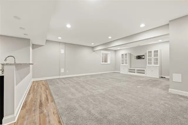 687 Chilliwack Ln gallery image 43