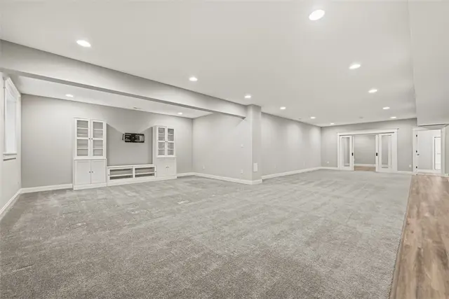 687 Chilliwack Ln gallery image 44