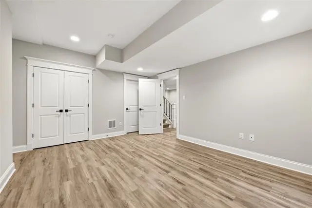 687 Chilliwack Ln gallery image 47