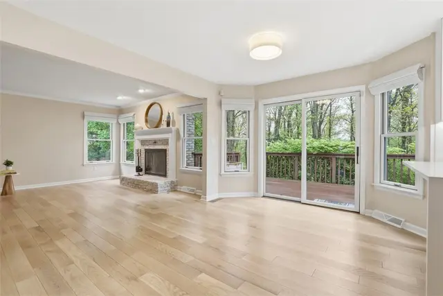 700 Bridle Path gallery image 35