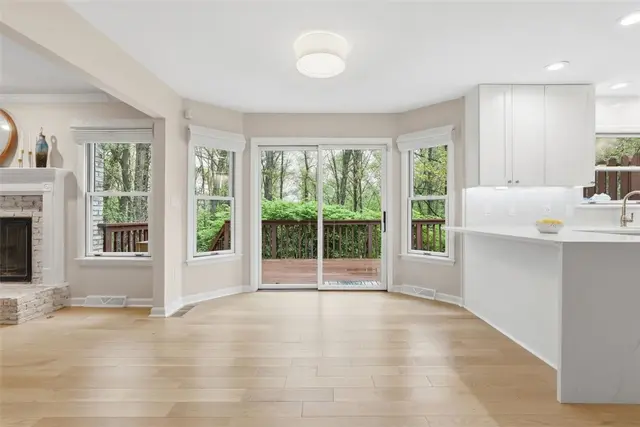 700 Bridle Path gallery image 38