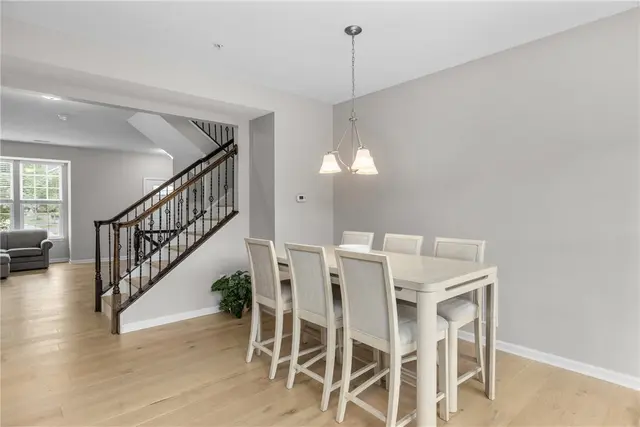 700 Carver Dr gallery image 8