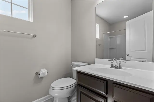 700 Carver Dr gallery image 9