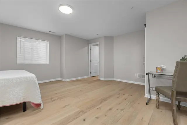 700 Carver Dr gallery image 11