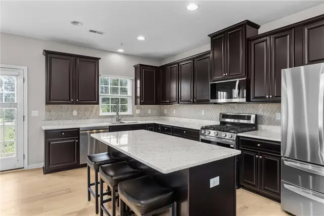 700 Carver Dr gallery image 16