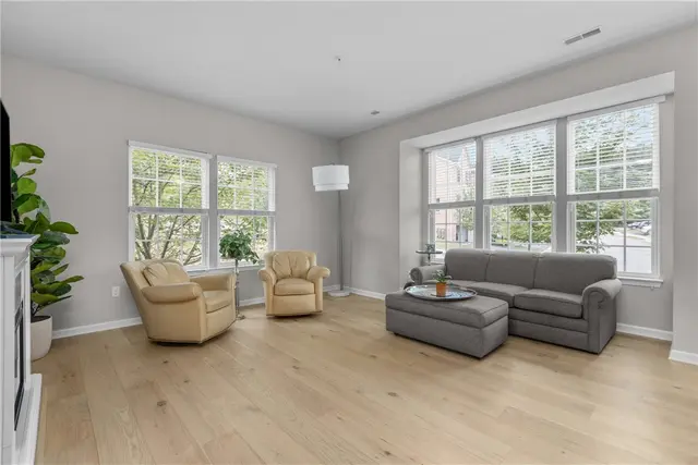 700 Carver Dr gallery image 19