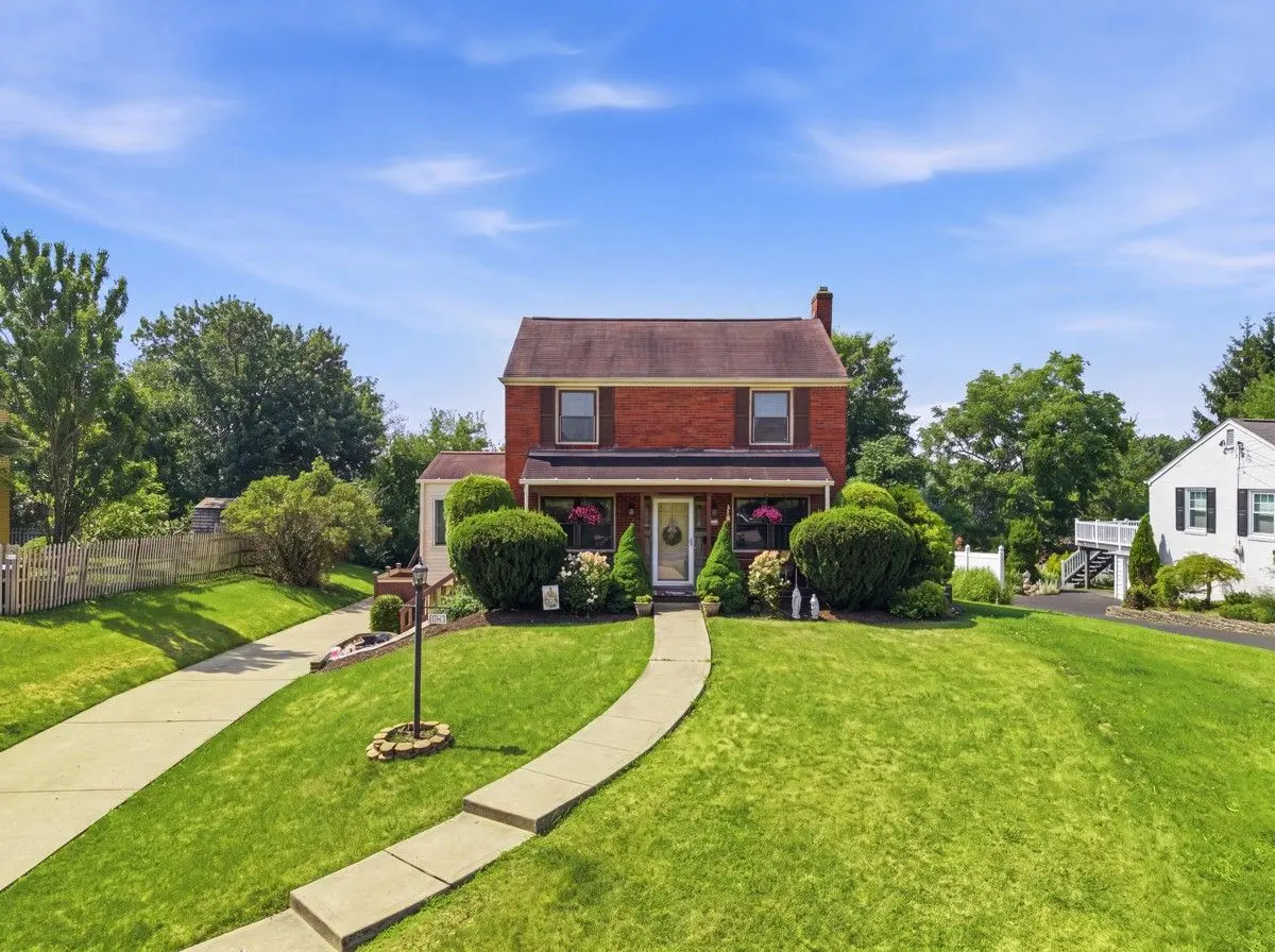 700 Lochinvar Drive