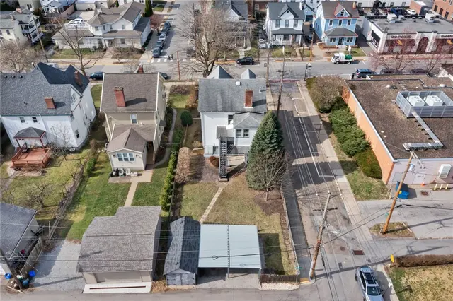701 Beaver St gallery image 36