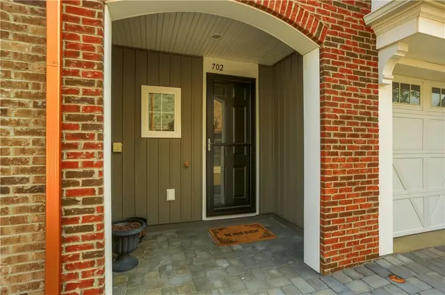 702 England Rd gallery image 10