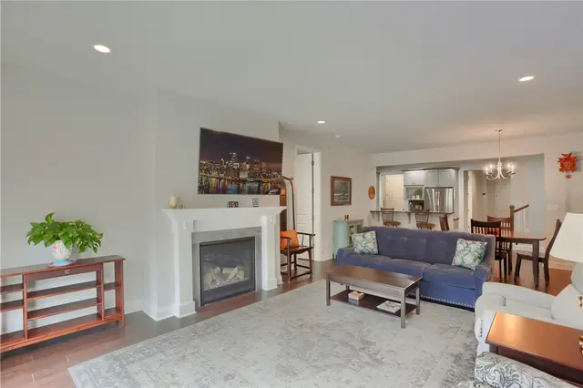 702 England Rd gallery image 23