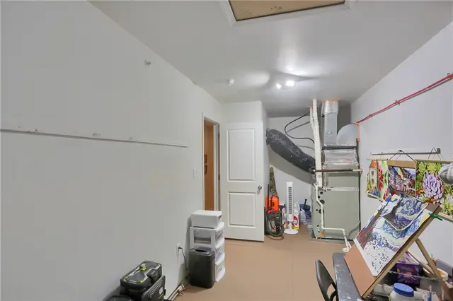 702 England Rd gallery image 40