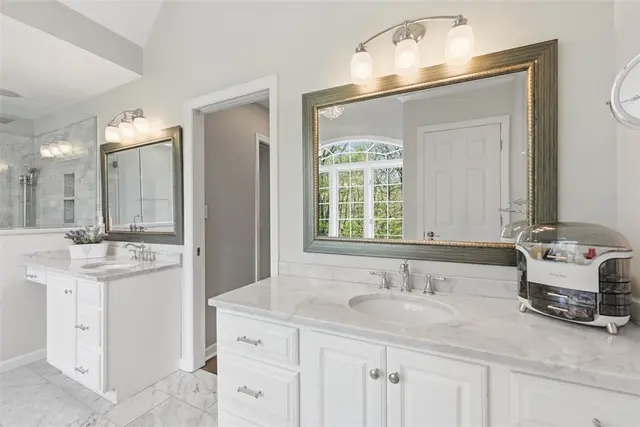 702 Rustic Ridge Dr gallery image 8