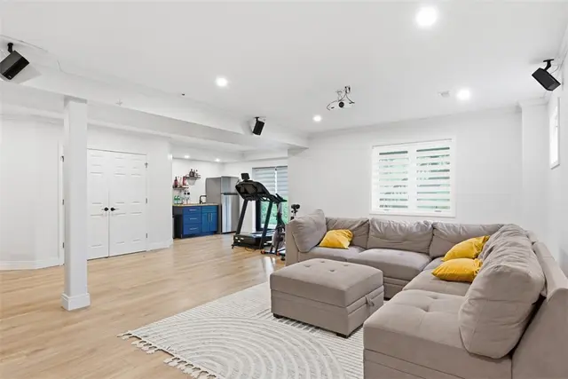 702 Rustic Ridge Dr gallery image 11